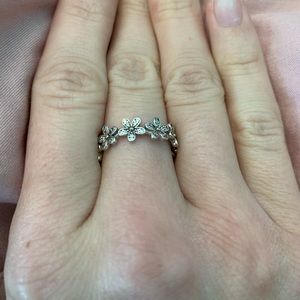 Flowered pandora ring